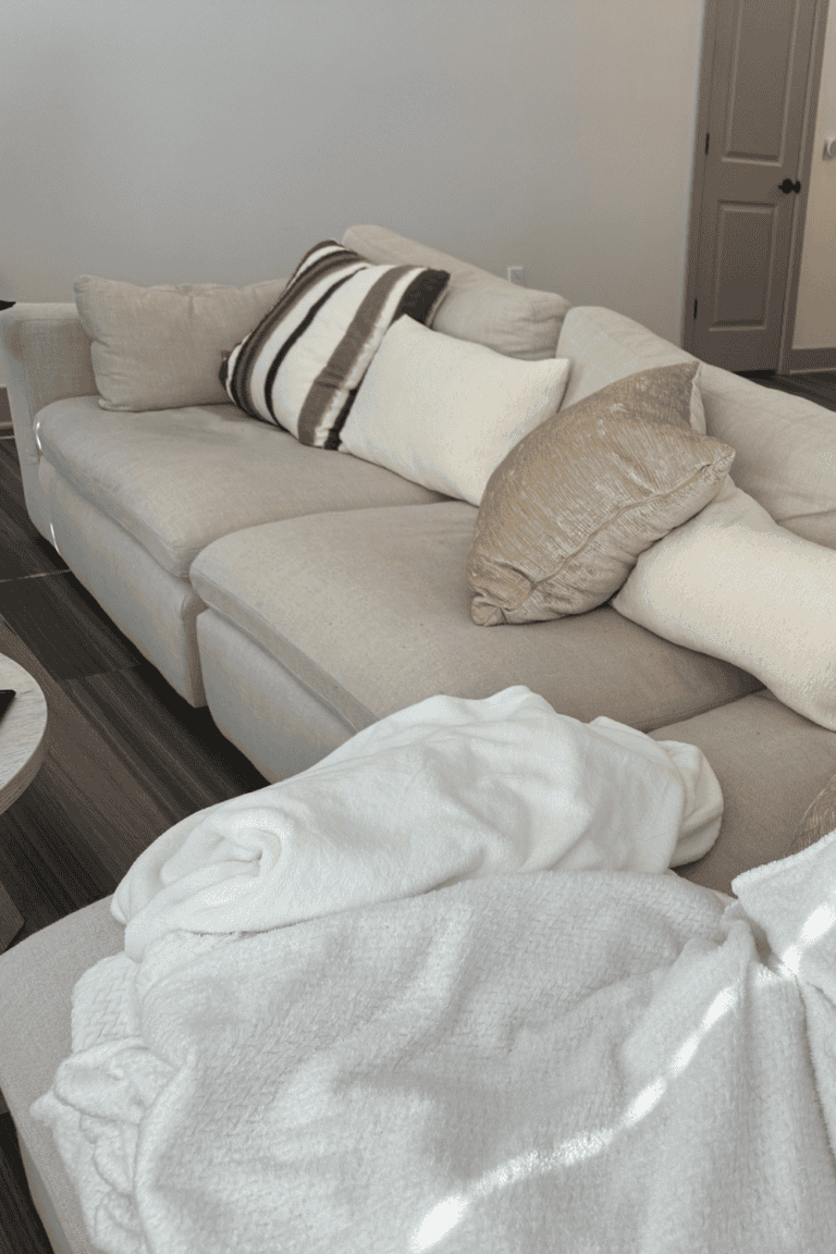 Neutral Living Room Decor: Beautiful Ideas for a Calm Home