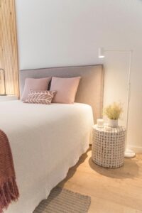 minimalist bedroom decor ideas for apartments