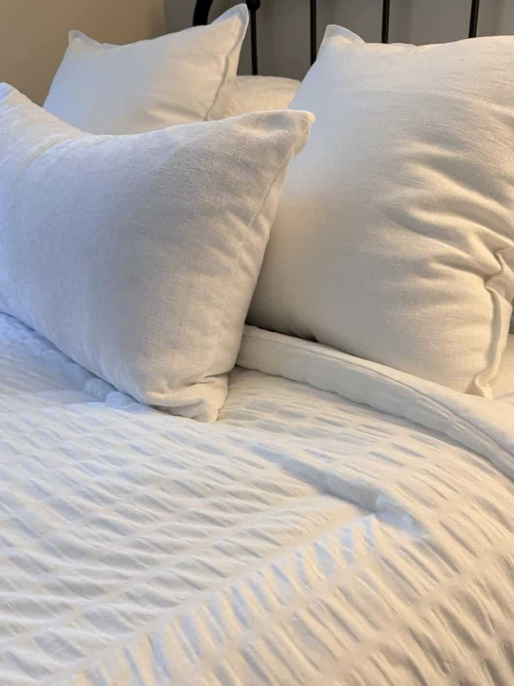 hotel style bedding