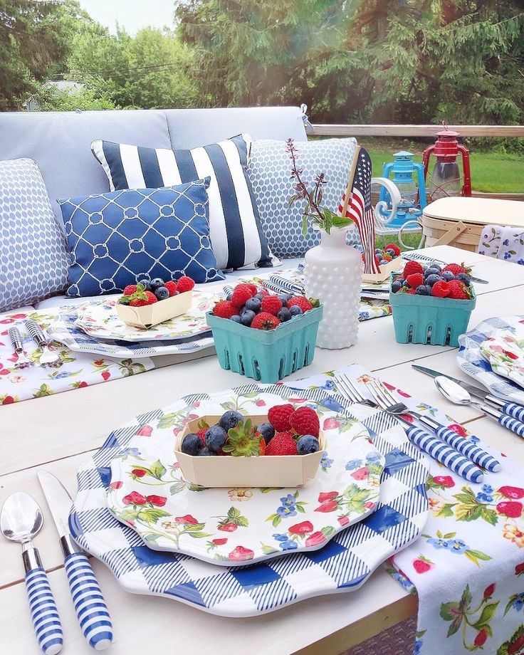 Casual Berry Inspired Outdoor Memorial Day Table