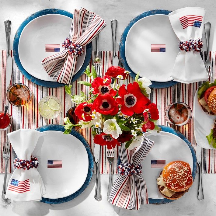 Minimal Patriotic Memorial Day Table Decor
